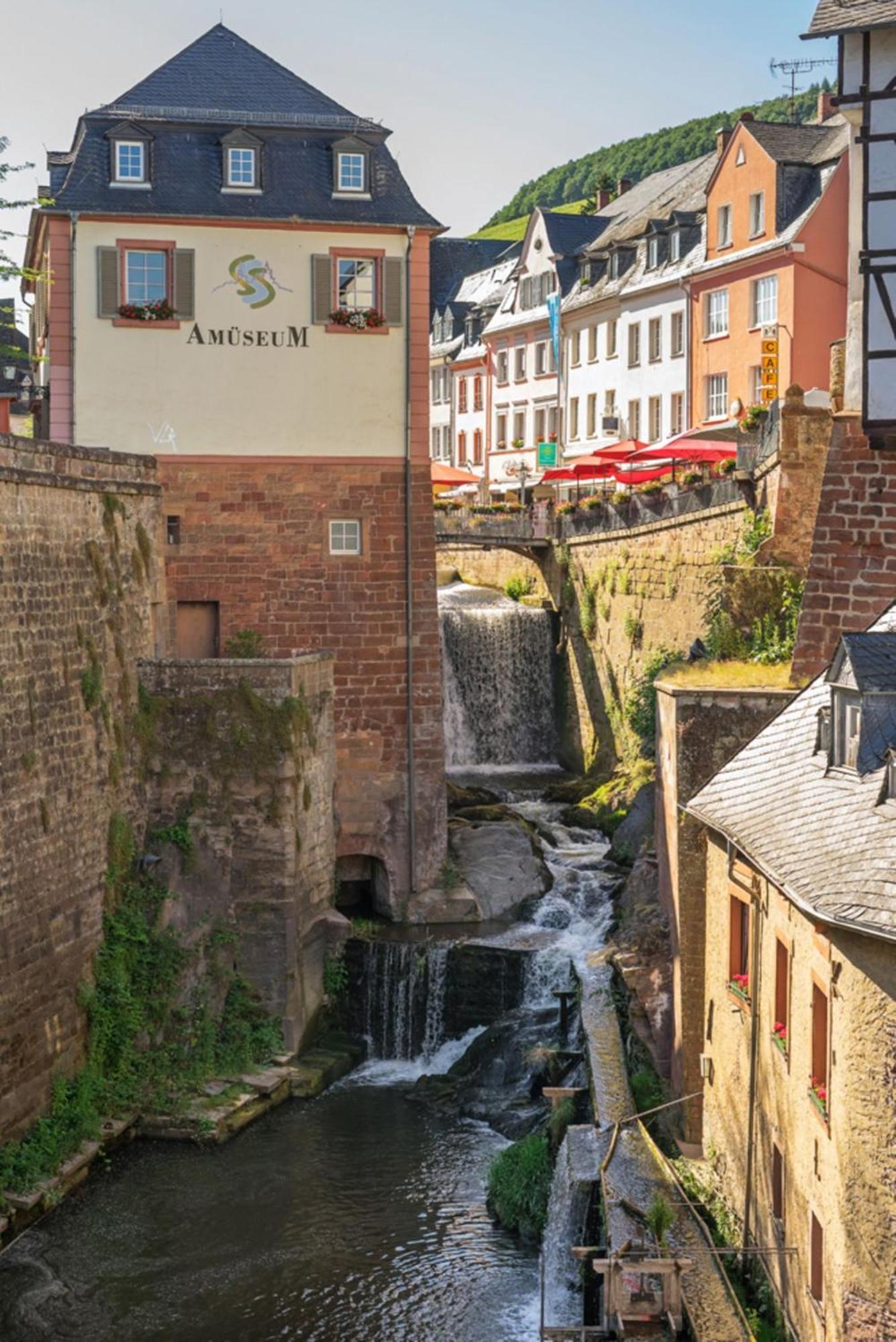 Luxurioese Ferienwohnung Mit Wellness Oase Saarburg Kültér fotó